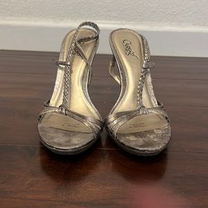 Size 8M Carlos Santa heels